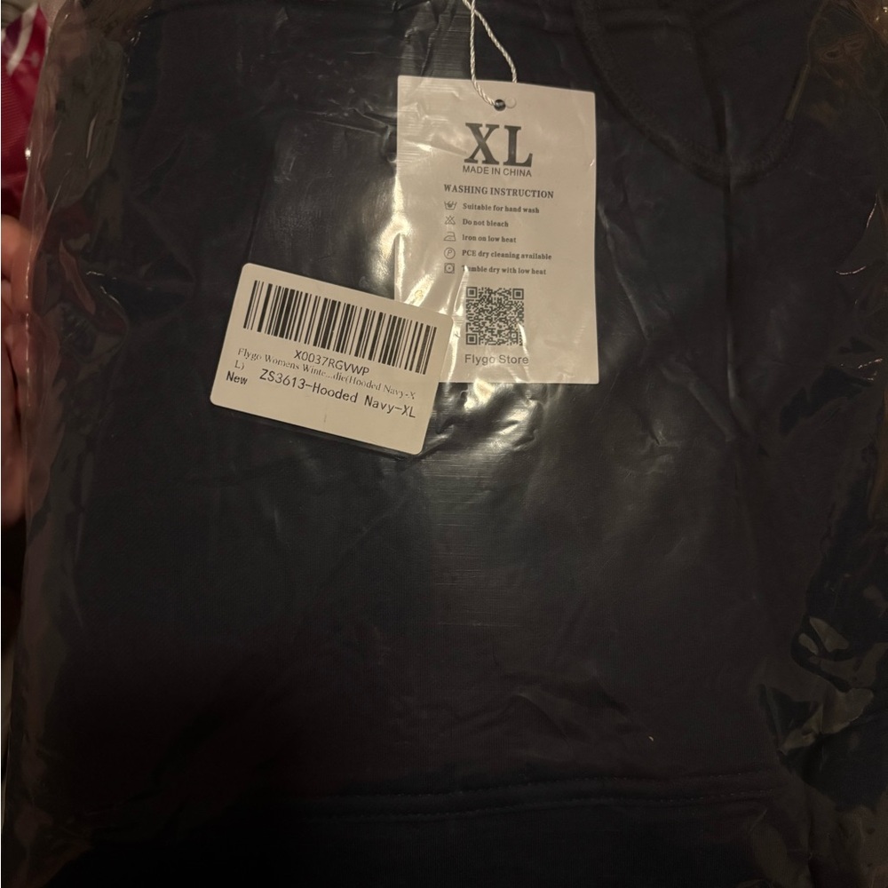 NWT Navy Hoodie XL - Flygo